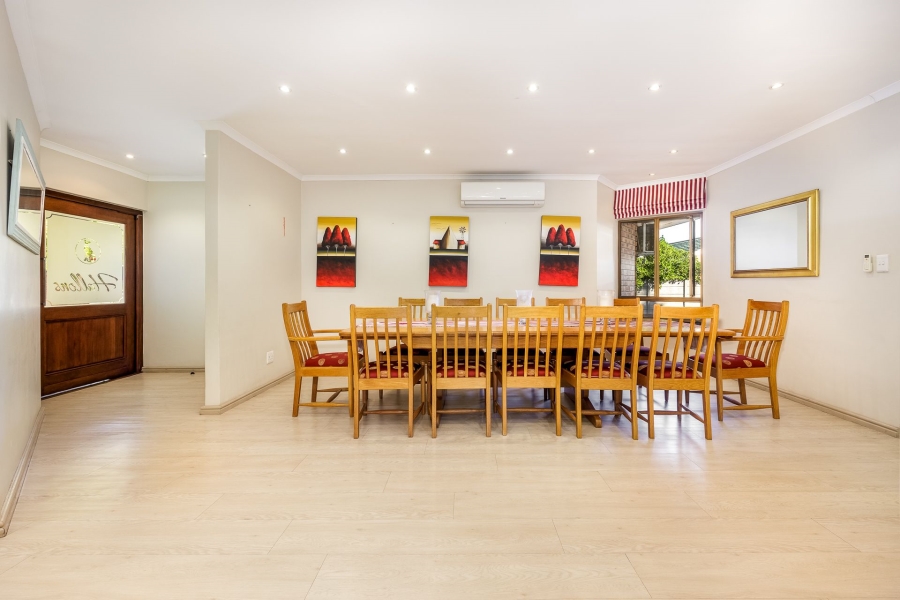 4 Bedroom Property for Sale in Tara Western Cape